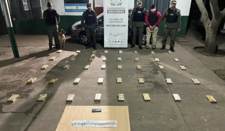 Gendarmería incautó 42 kilogramos de cocaína en un automóvil en San Pedro de Jujuy