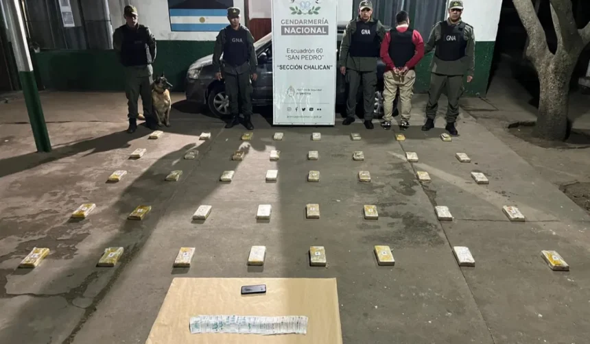 Gendarmería incautó 42 kilogramos de cocaína en un automóvil en San Pedro de Jujuy