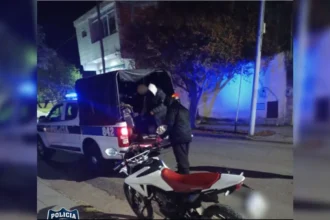 Detuvieron a delincuente intentando robar una moto en San Pedrito