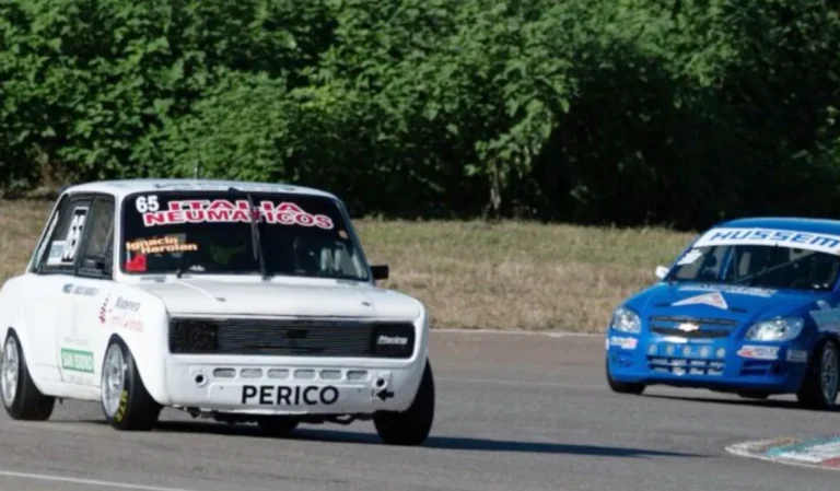 Pilotos jujeños compiten en Salta con el espectáculo del TC2000