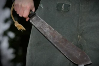Robo en banda en Alto Comedero: atacaron a joven con machete