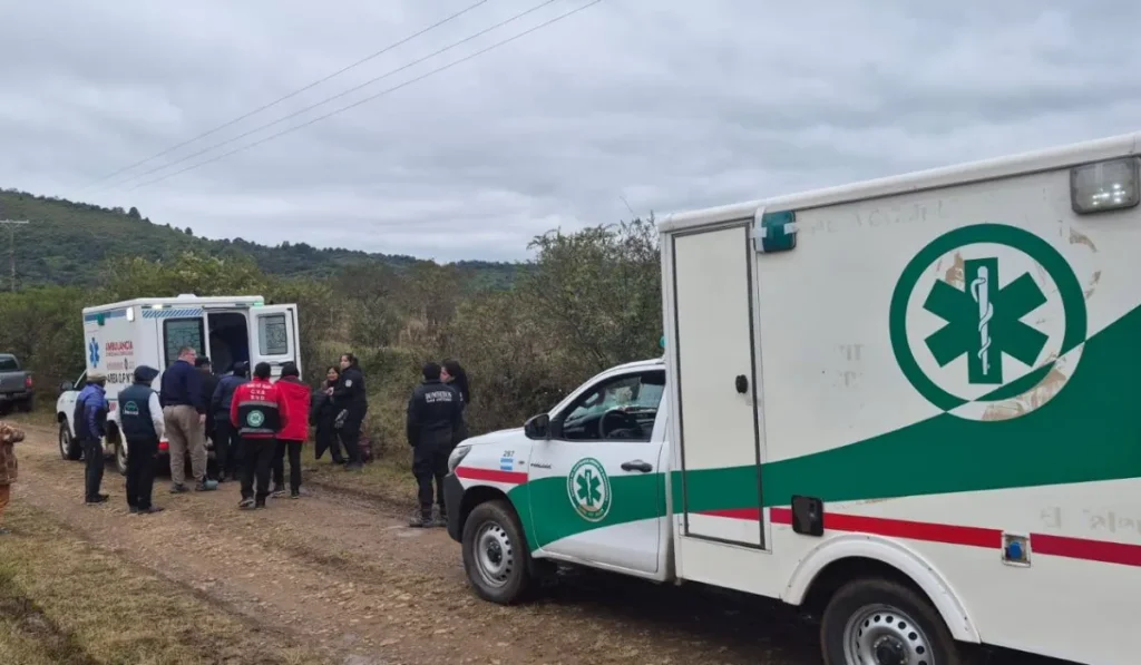 Hombre internado tras accidente grave con motosierra en límite de Jujuy