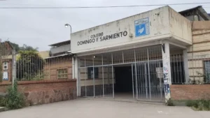 Accidente escolar en Palpalá: estudiante sufrió cortes de tendones al caer un ventanal