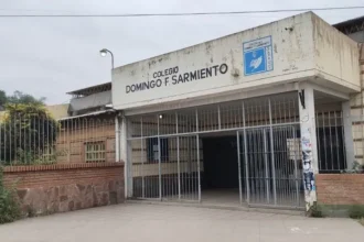 Accidente escolar en Palpalá: estudiante sufrió cortes de tendones al caer un ventanal