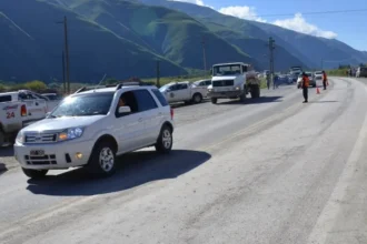 Cortes de rutas en Jujuy: desmoronamientos y crecidas de ríos afectan la circulación
