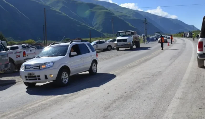 Cortes de rutas en Jujuy: desmoronamientos y crecidas de ríos afectan la circulación