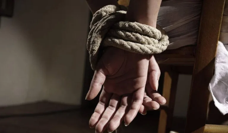 Mujer simuló su secuestro con bebé para ayudar a ex pareja a pagar deuda