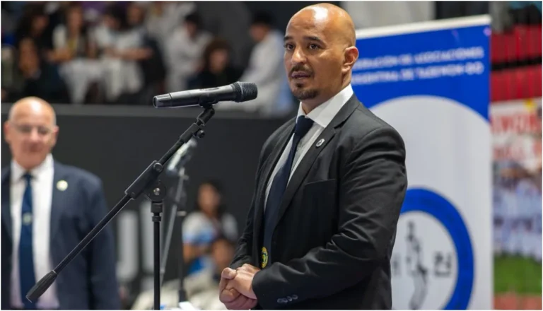 Daniel Canle logró el séptimo Dan y se convirtió en Maestro de Taekwondo ITF