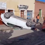 Grave vuelco de automóvil en Tilcara: conductor hospitalizado