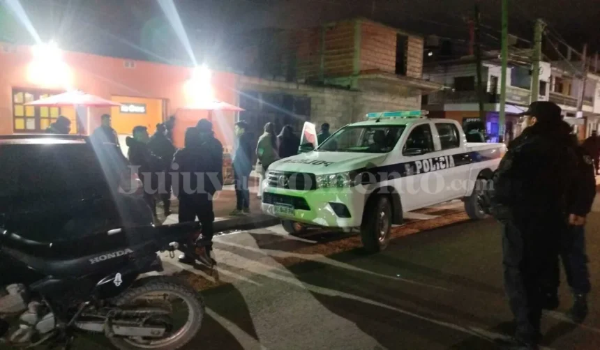 Homicidio en Alto Comedero: joven apuñalado por la espalda muere en comercio
