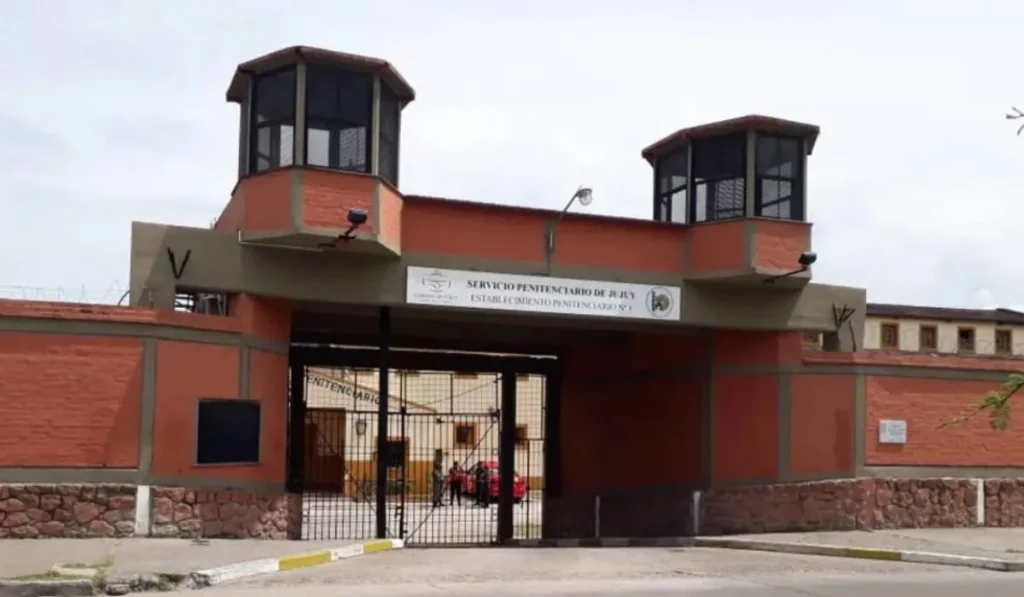 Incendio en cárcel Gorriti: dos internos hospitalizados, uno en estado grave