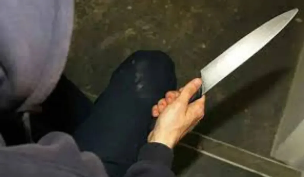 Amenaza con cuchillo a taxista en Alto Comedero por falta de pago