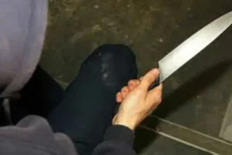 Amenaza con cuchillo a taxista en Alto Comedero por falta de pago