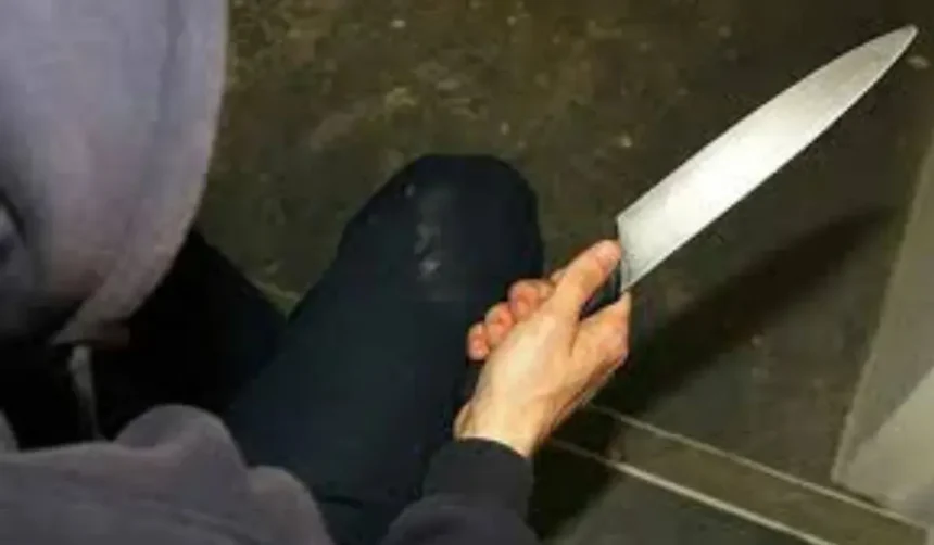 Amenaza con cuchillo a taxista en Alto Comedero por falta de pago
