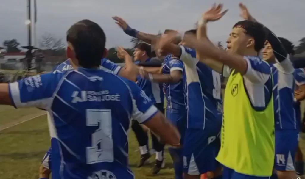 Talleres de Perico se coronó campeón al vencer a Altos Hornos Zapla