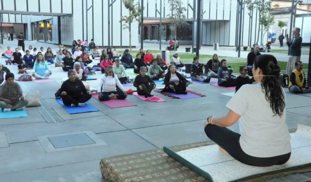 La práctica del yoga se expande en Jujuy con propuestas gratuitas