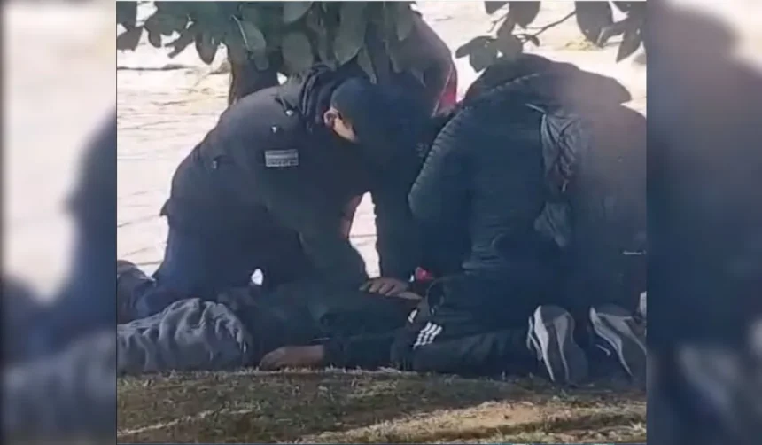 Policías reanimaron a un hombre que se descompensó frente al Hospital Sequeiros