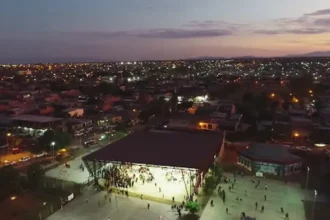 Transmisión de la Selección en pantalla gigante en Alto Comedero