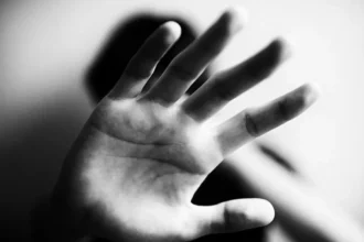 Detuvo a su ex pareja y a sus dos hijas: las mantuvo secuestradas durante dos días