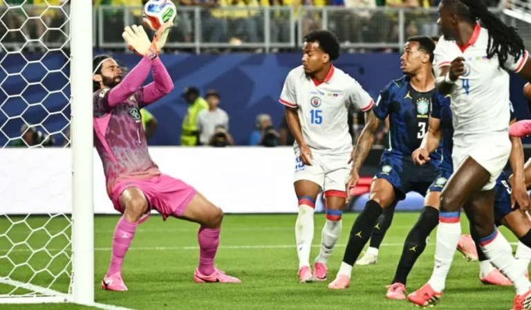 Brasil goleó por 3-0 a Haití y se posicionó como líder del Grupo C