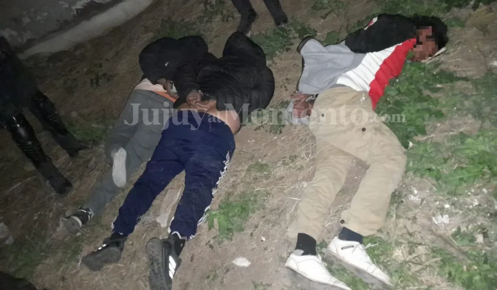 Detenidos tres delincuentes por robo de motos en Monterrico tras persecución