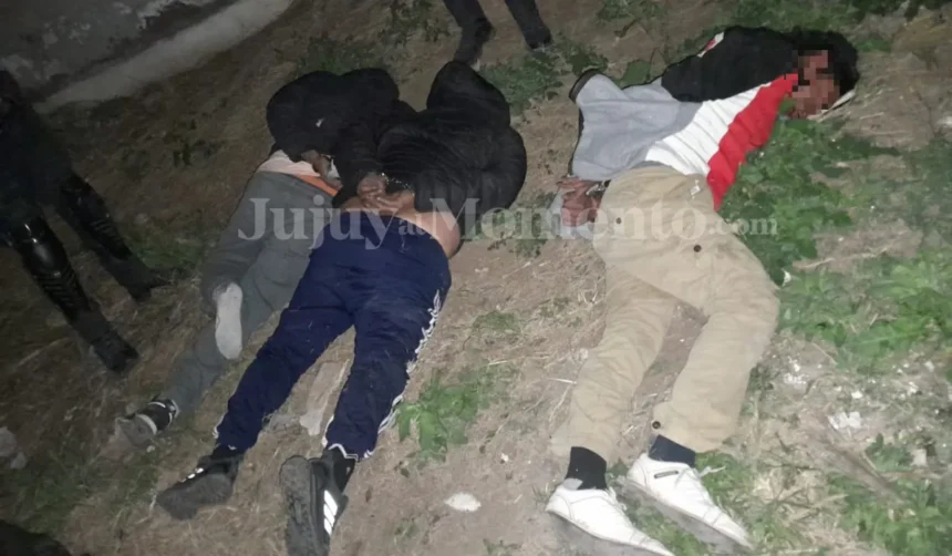 Detenidos tres delincuentes por robo de motos en Monterrico tras persecución