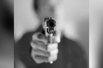 Ex penitenciario amenaza a su familia con arma en barrio Cuyaya