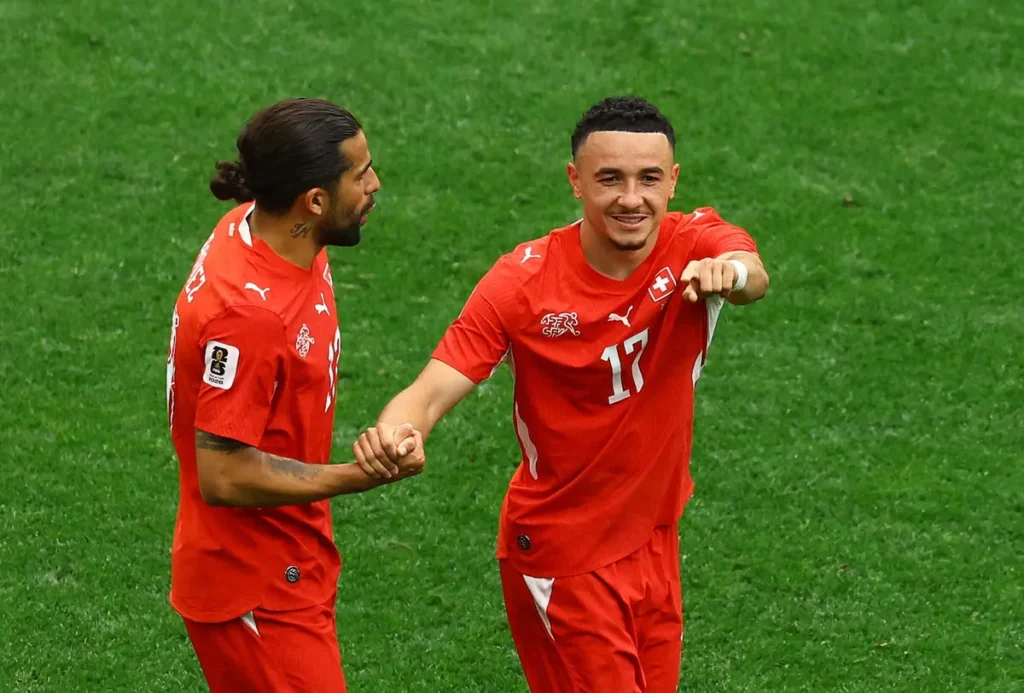 Suiza se impone ante Canadá con marcador de 2 a 1 y avanza como líder del Grupo B
