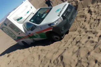 Ambulancia atrapada en arena en la Puna: emergencia médica en la Ruta Provincial 11