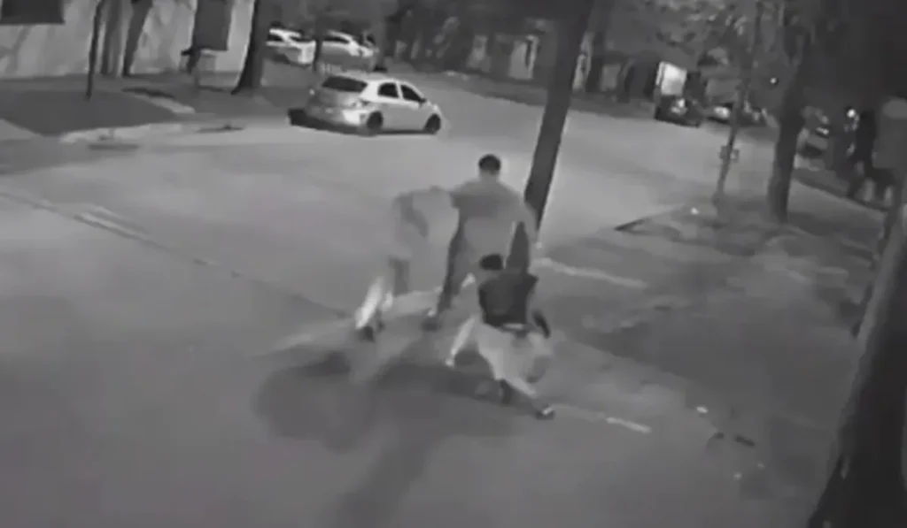 Adolescente de 16 años fue brutalmente agredido para robarle el celular en Alto Comedero
