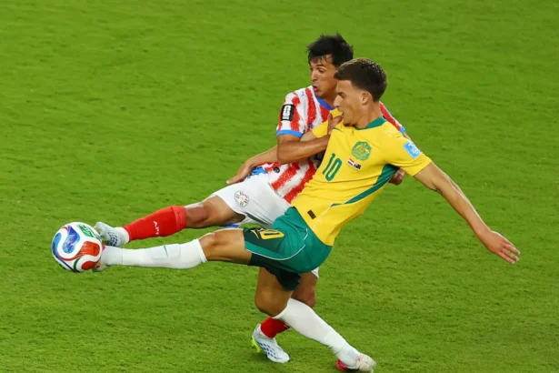 Australia se clasificó tras empatar sin goles con Paraguay