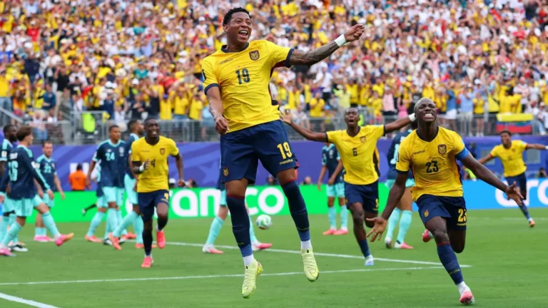 Ecuador vence a Alemania 2-1 y se acerca a la clasificación en el Grupo E
