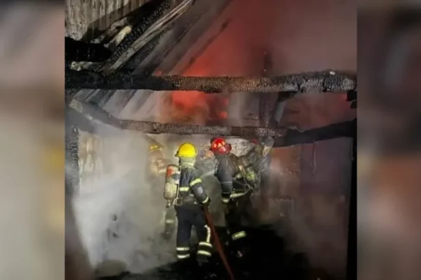 Incendio en Palma Sola: una abuela de 77 años pierde su hogar por completo