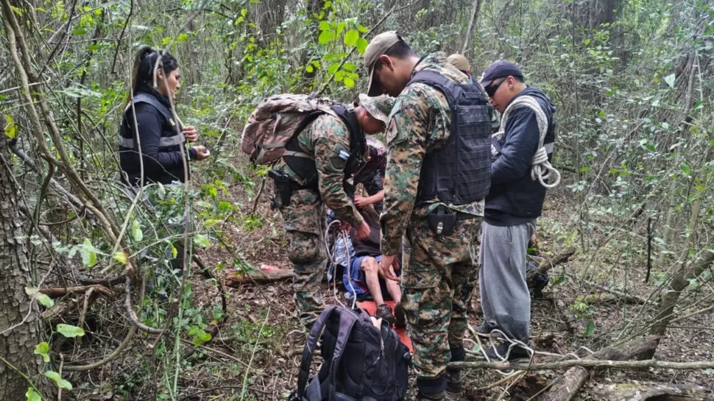 Rescate de adulto mayor en Aguas Calientes: el perro Rocco lo encontró con vida