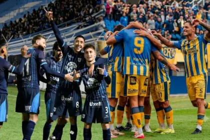 Gimnasia visita a Atlanta en un duelo decisivo de la Primera Nacional