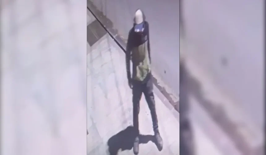 Capturan a delincuente que robaba autos en el Centro de San Salvador