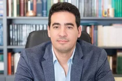 El Gobierno designó a Adrián Ravier como nuevo vocero presidencial tras la crisis de Adorni