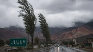 Alerta naranja por viento Zonda en Jujuy y Salta: el SMN detalla el cronograma
