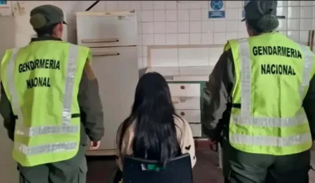 Alerta roja por menor desaparecida: la hallaron en un colectivo en San Juan