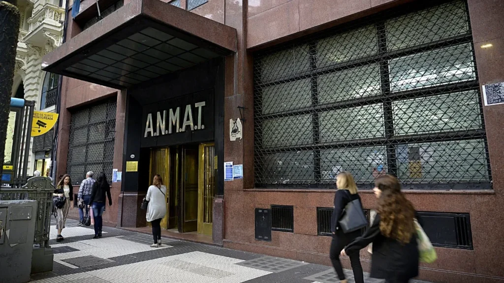 ANMAT ordena el retiro de cosméticos de cuatro marcas por irregularidades