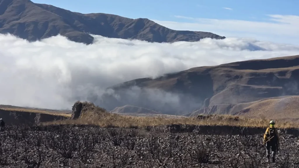 Brigadistas extinguieron incendio en Volcán tras un operativo