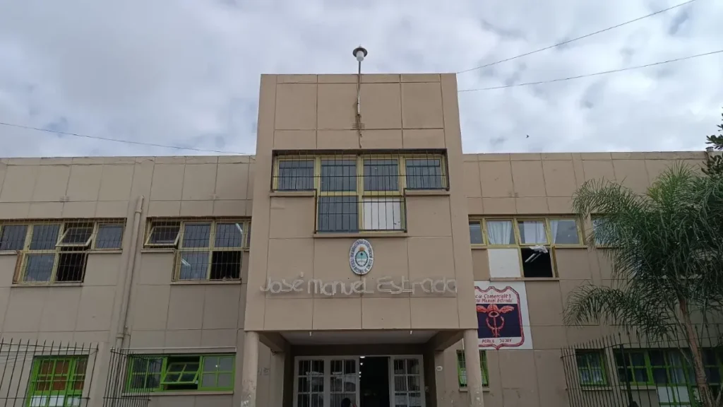 Brutal agresión en Perico a una alumna de la Escuela de Comercio