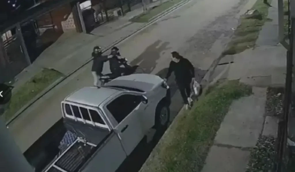 Brutal ataque en Monterrico: un culatazo en el rostro para robarle el celular