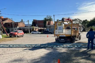 Caída de cartel en Palpalá: el viento derribó el acceso a Río Blanco
