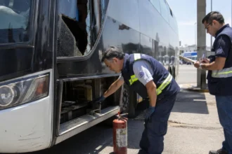 Colectivo retenido en Mendoza por fallas de seguridad con 50 pasajeros rumbo a Jujuy