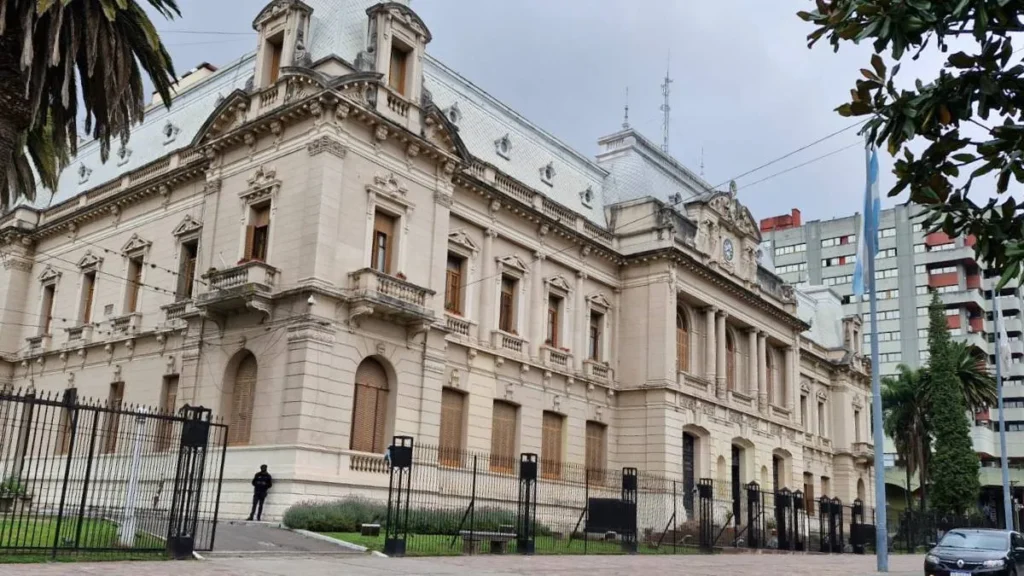 El Gobierno de Jujuy sostiene que el paro de ADEP no tiene legitimidad estatutaria
