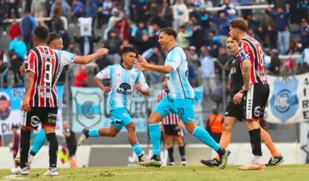 Empate de Gimnasia ante Chacarita en el 23 de Agosto