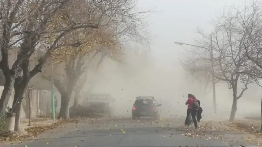 Fuerte viento norte azotó Jujuy y continúa la alerta del SMN
