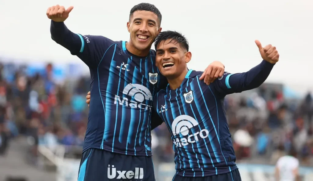 Gimnasia recibe a Chacarita con el apoyo de su gente para defender la punta