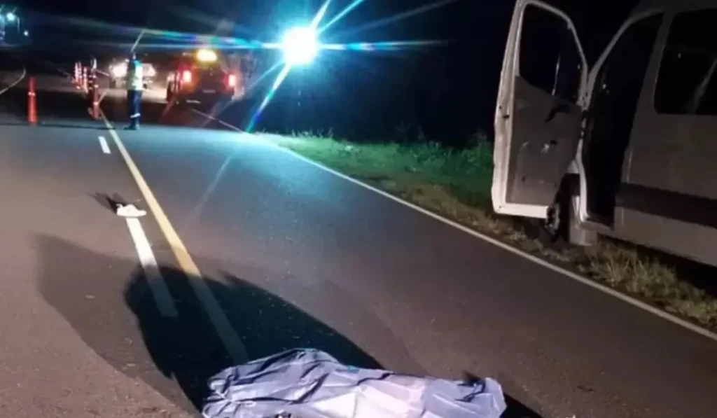 Hallan un cadáver en la Ruta 48 e investigan atropello con conductor prófugo